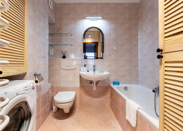 Sucharskiego Comfort By Bookinghost דירה גדינייה